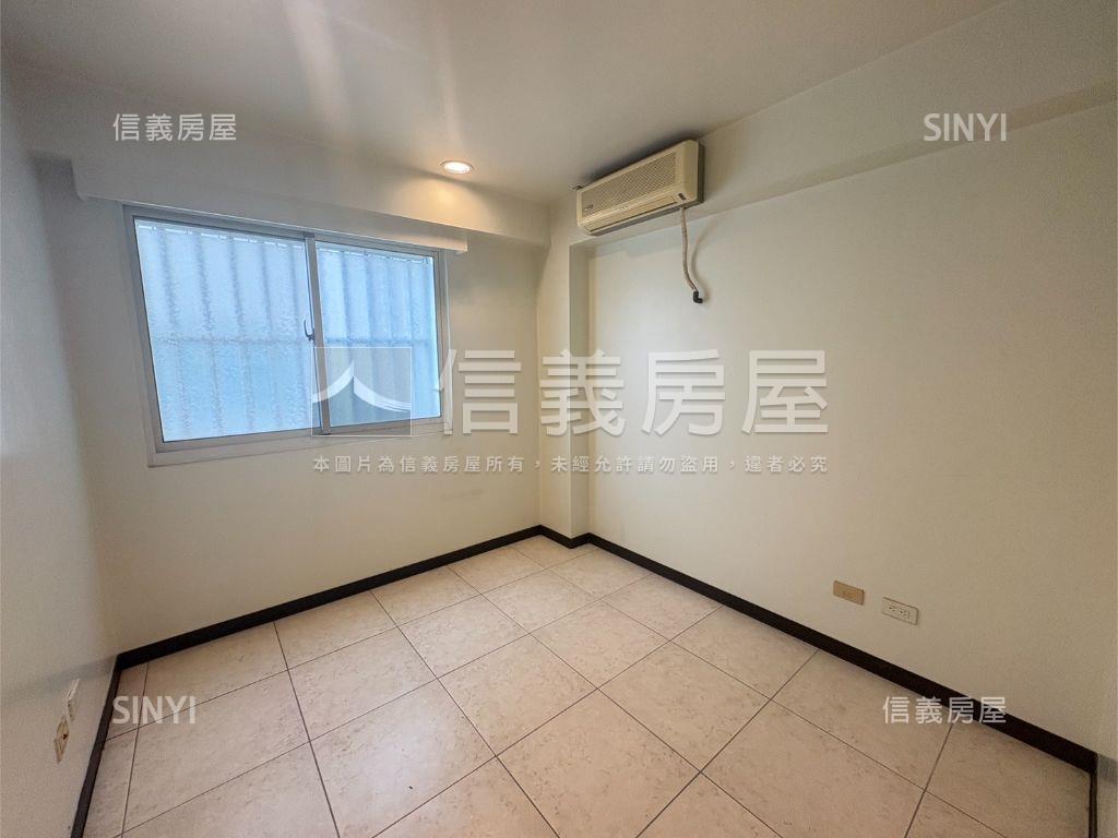 近車站邊間金透店房屋室內格局與周邊環境