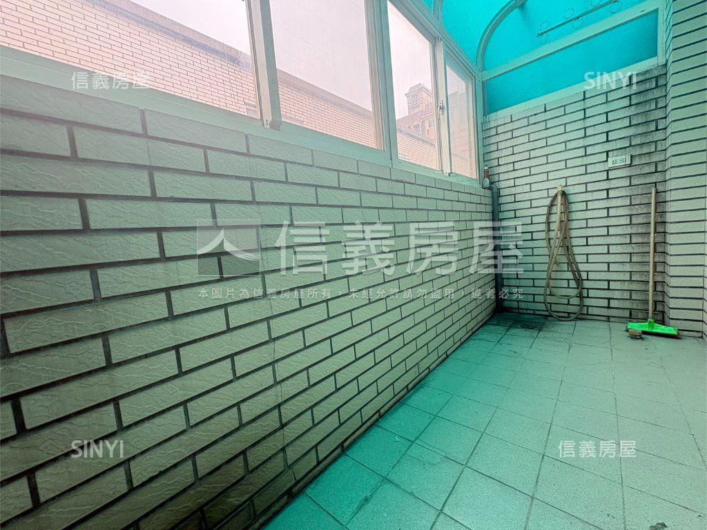 近車站邊間金透店房屋室內格局與周邊環境