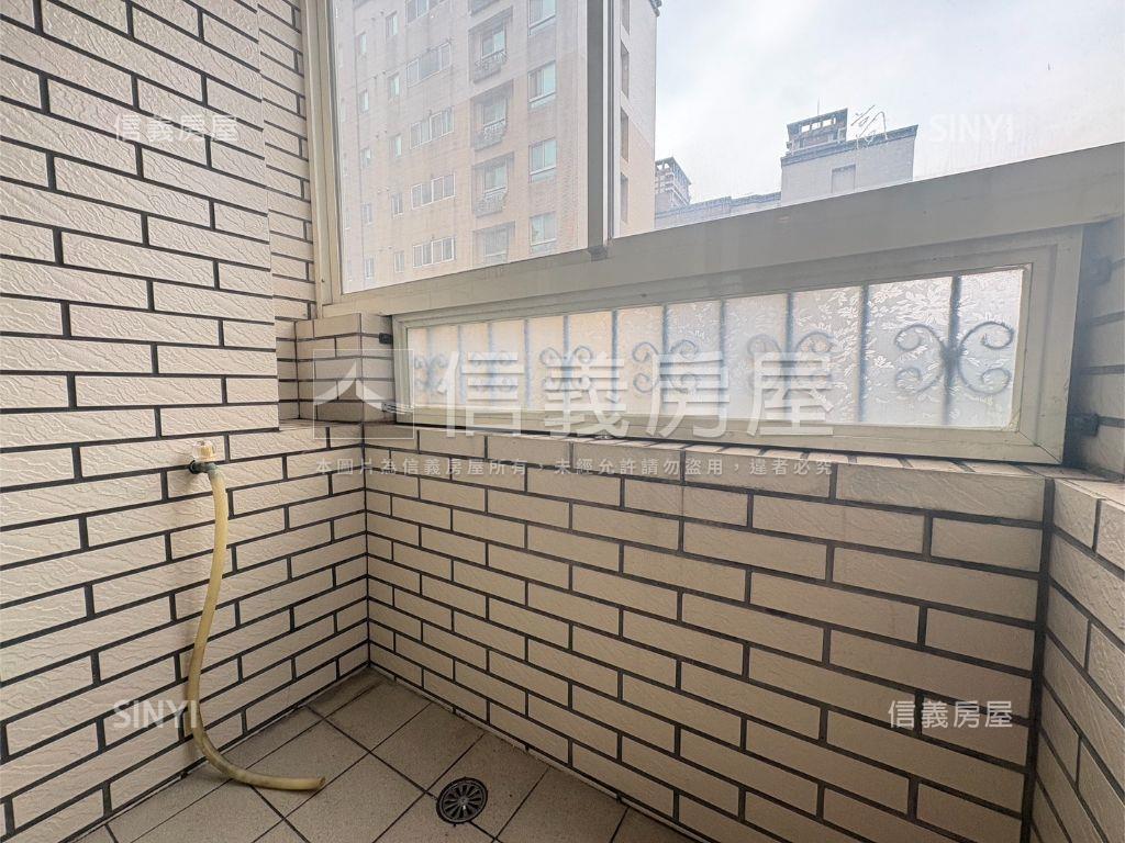 近車站邊間金透店房屋室內格局與周邊環境