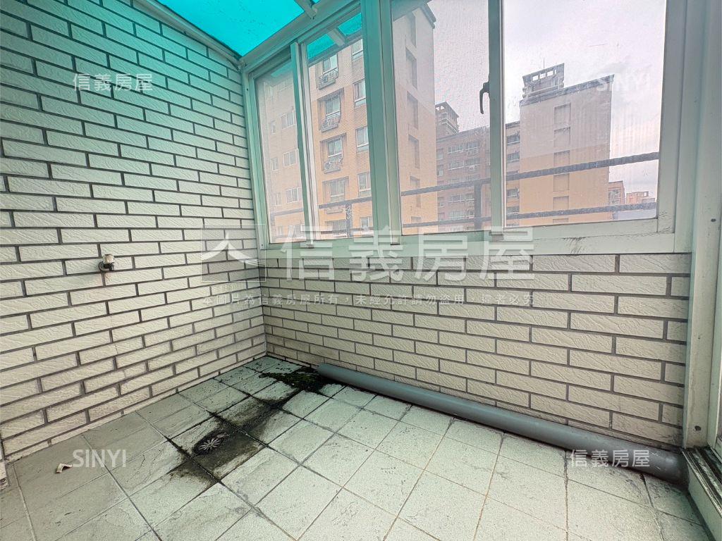 近車站邊間金透店房屋室內格局與周邊環境