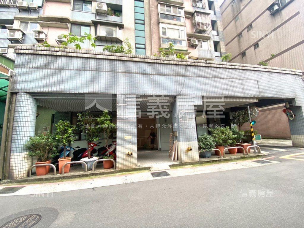 木柵捷運黃金稀有大店辦房屋室內格局與周邊環境