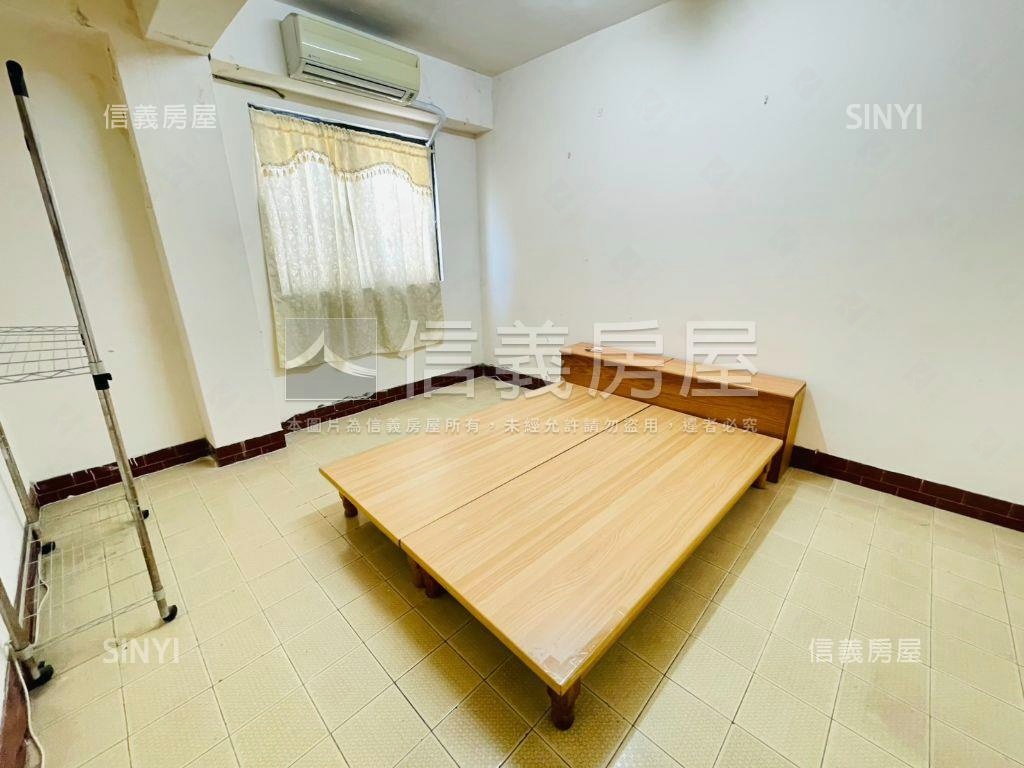 五甲商圈精華區３房２衛房屋室內格局與周邊環境