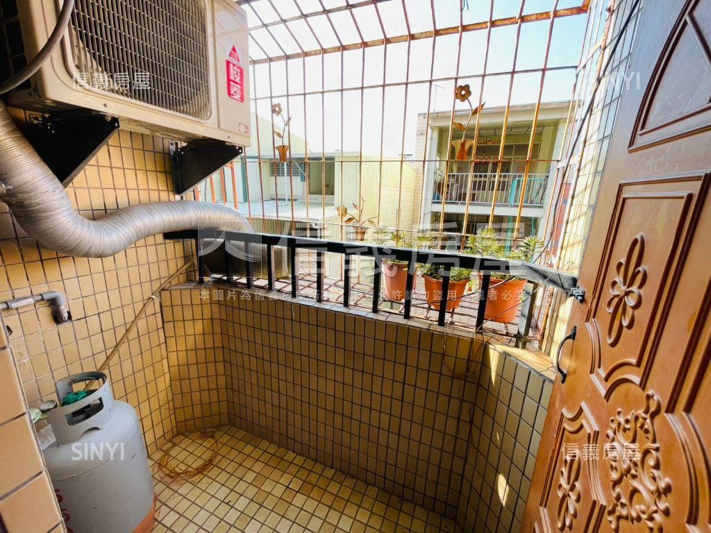 五甲商圈精華區３房２衛房屋室內格局與周邊環境