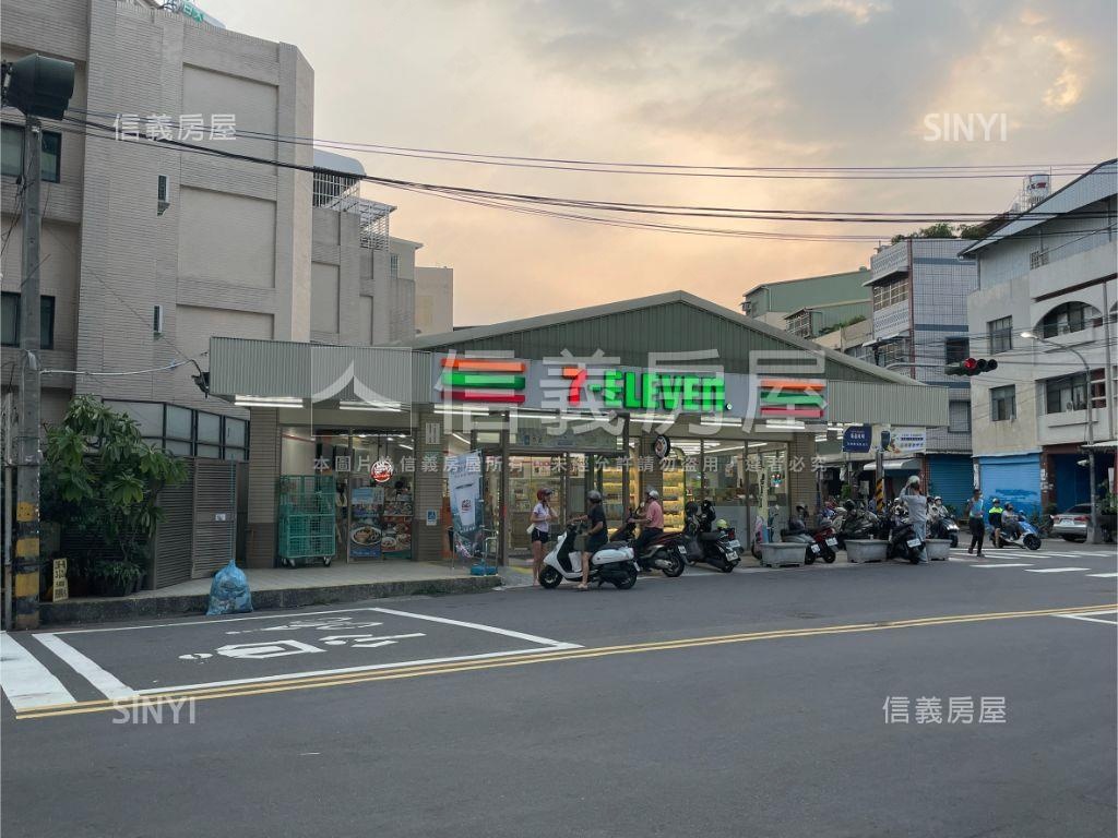 五甲商圈精華區３房２衛房屋室內格局與周邊環境