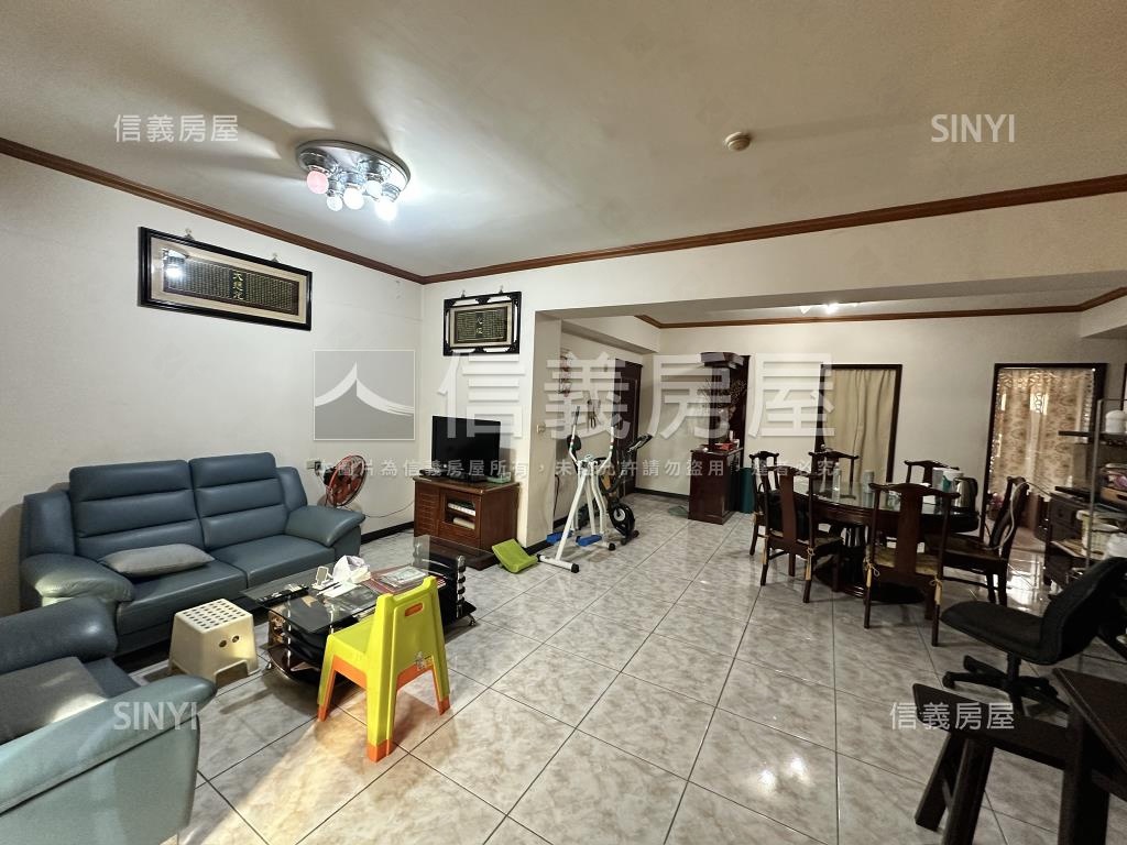 獨家專營仁愛大視界附車位房屋室內格局與周邊環境