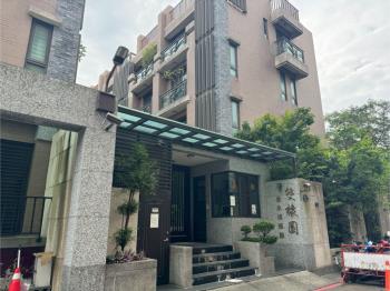 近交流道邊間百坪車庫別墅
