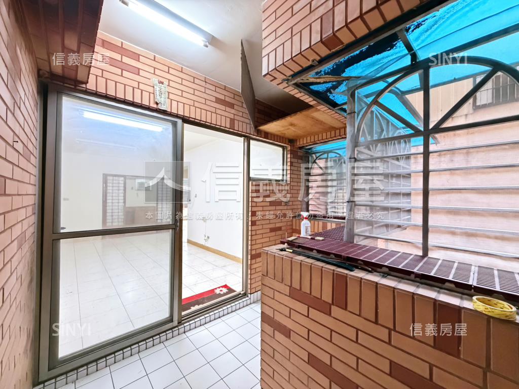稀有鉅虹藝術尊爵問我房屋室內格局與周邊環境