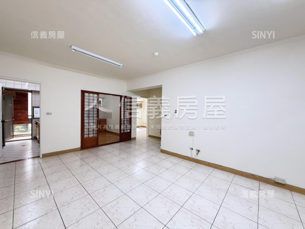 稀有鉅虹藝術尊爵問我房屋室內格局與周邊環境