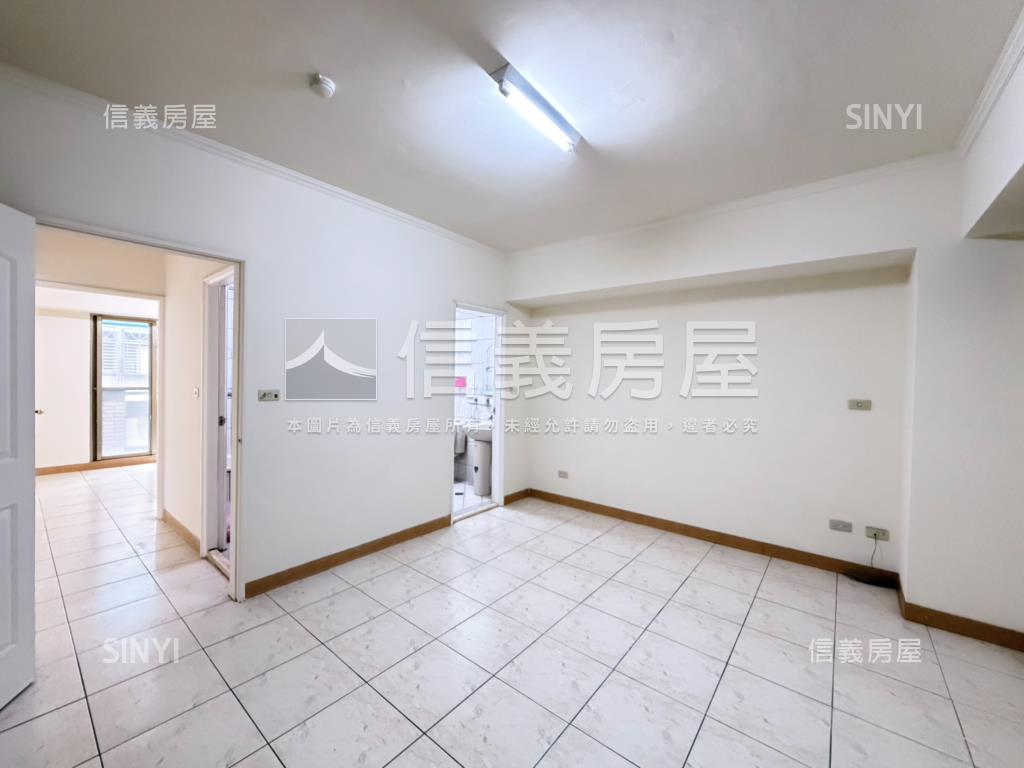 稀有鉅虹藝術尊爵問我房屋室內格局與周邊環境