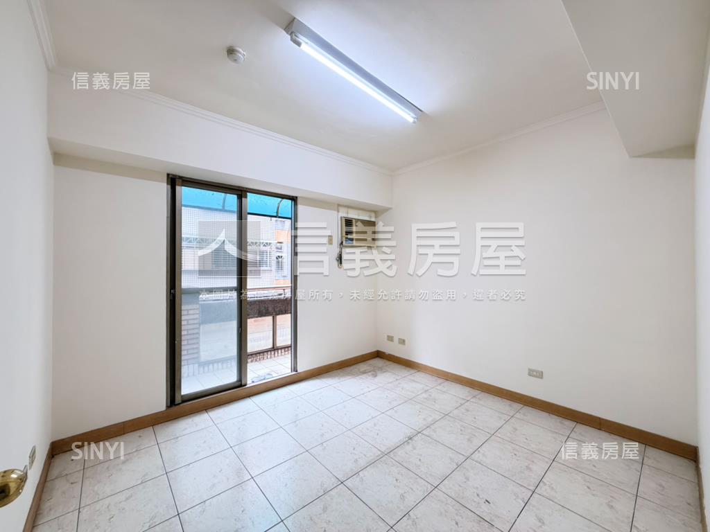 稀有鉅虹藝術尊爵問我房屋室內格局與周邊環境