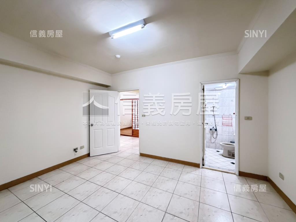 稀有鉅虹藝術尊爵問我房屋室內格局與周邊環境