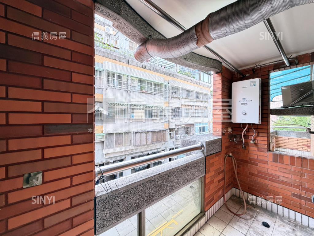稀有鉅虹藝術尊爵問我房屋室內格局與周邊環境