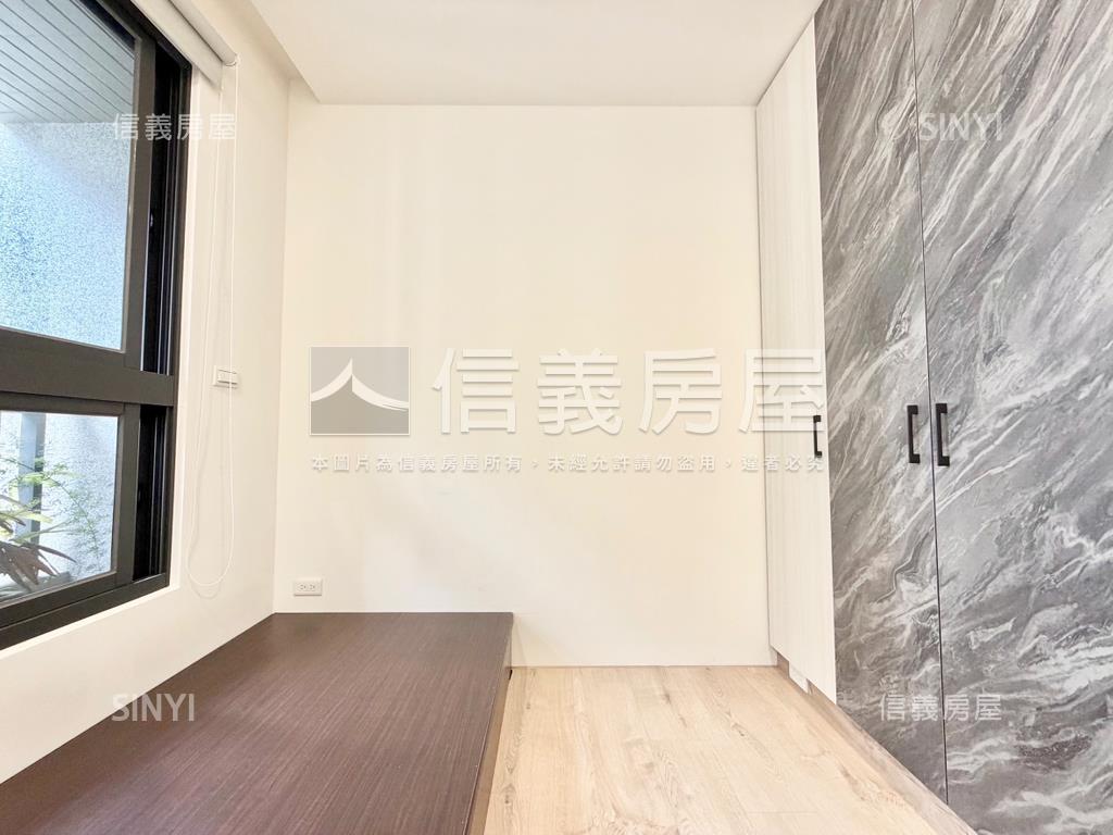 寬埕埕和花園高樓景觀美屋房屋室內格局與周邊環境