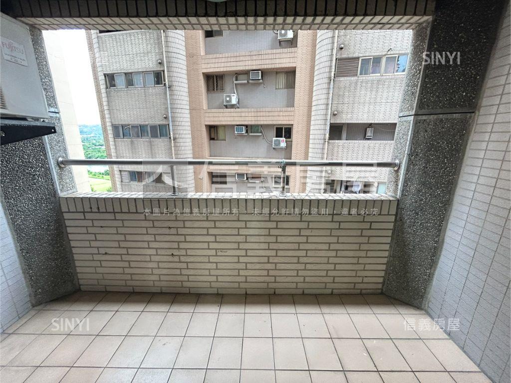 中央新村採光三房車位房屋室內格局與周邊環境