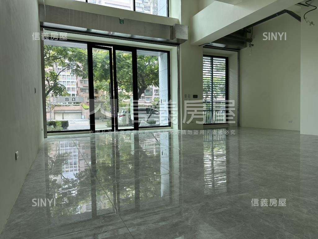 陽明大苑全新面寬挑高店面房屋室內格局與周邊環境