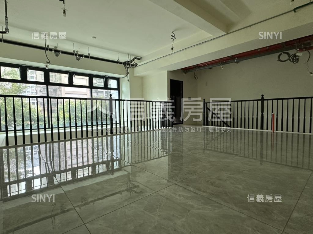 陽明大苑全新面寬挑高店面房屋室內格局與周邊環境