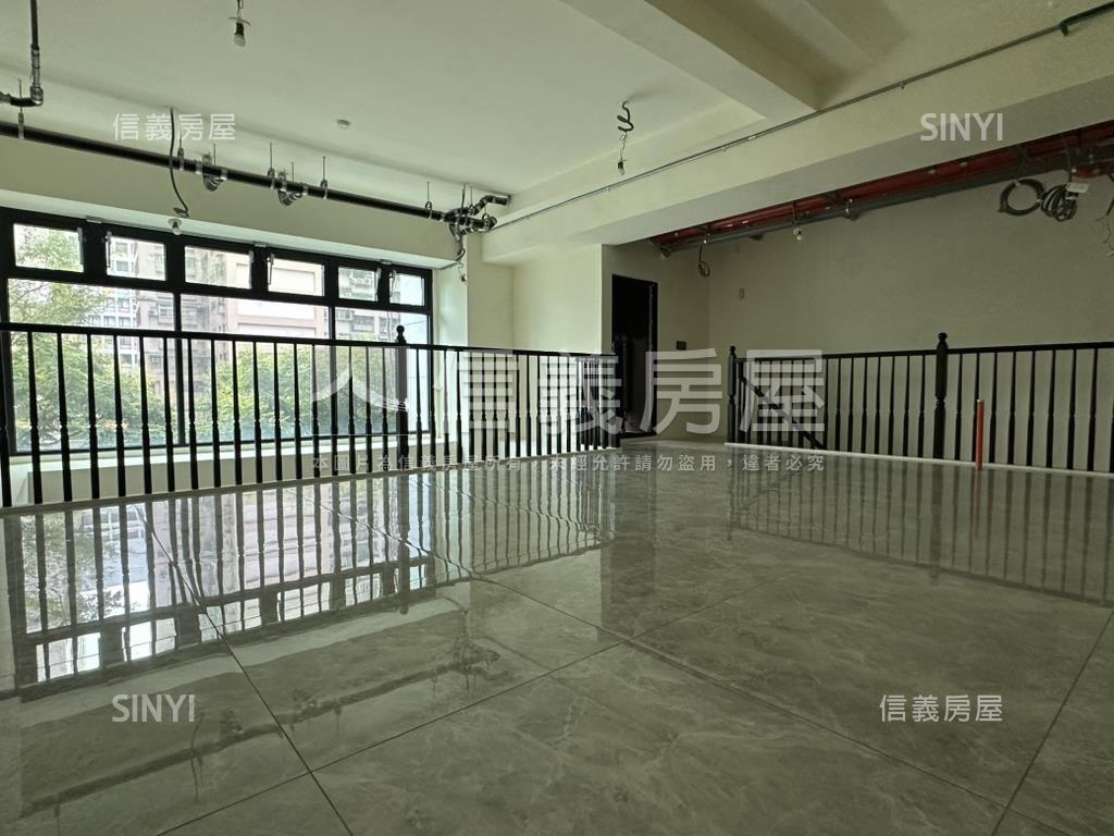 陽明大苑全新面寬挑高店面房屋室內格局與周邊環境