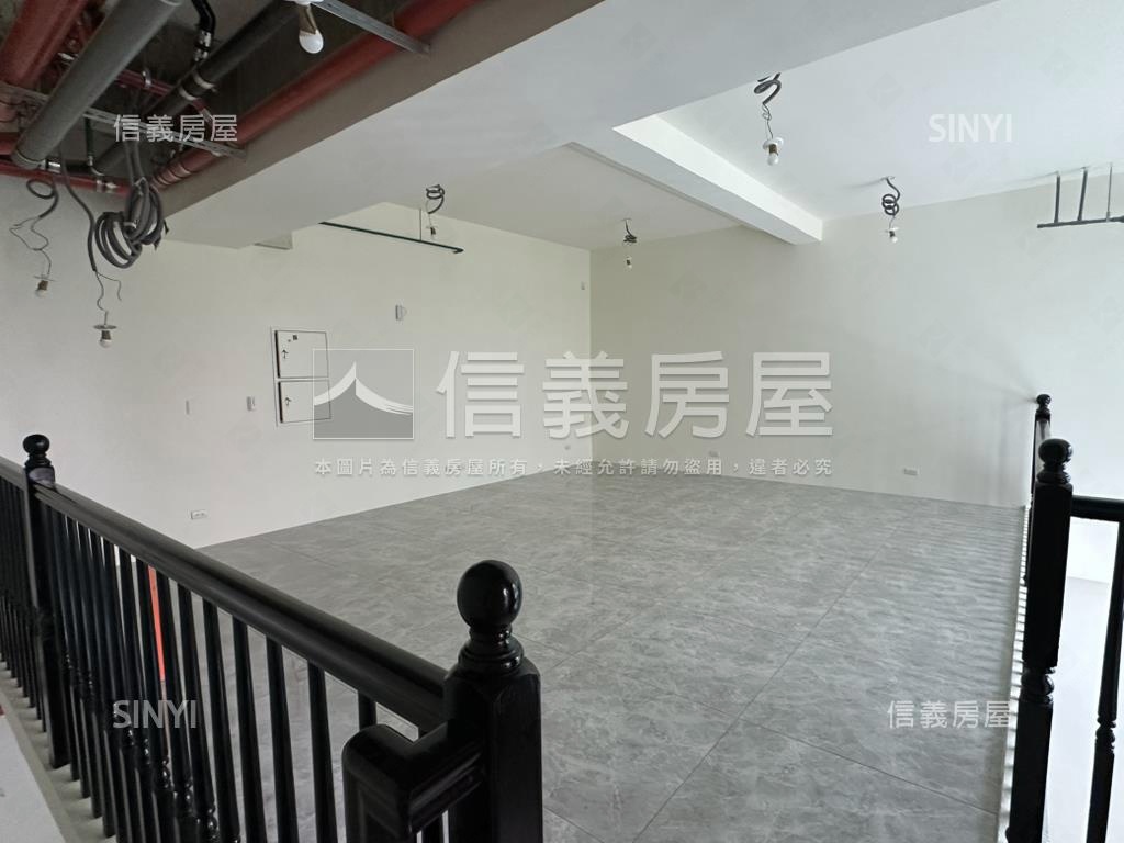 陽明大苑全新面寬挑高店面房屋室內格局與周邊環境