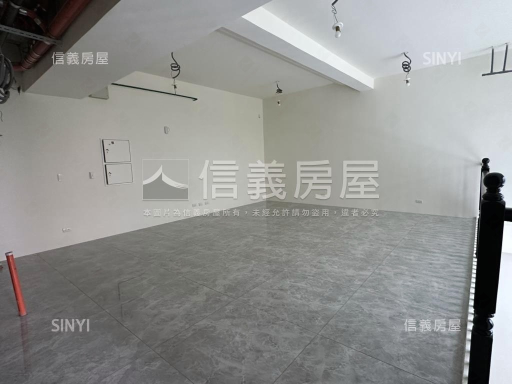 陽明大苑全新面寬挑高店面房屋室內格局與周邊環境
