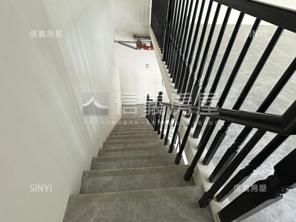 陽明大苑全新面寬挑高店面房屋室內格局與周邊環境