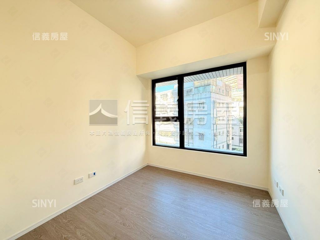 景安全新三房坡平車位房屋室內格局與周邊環境