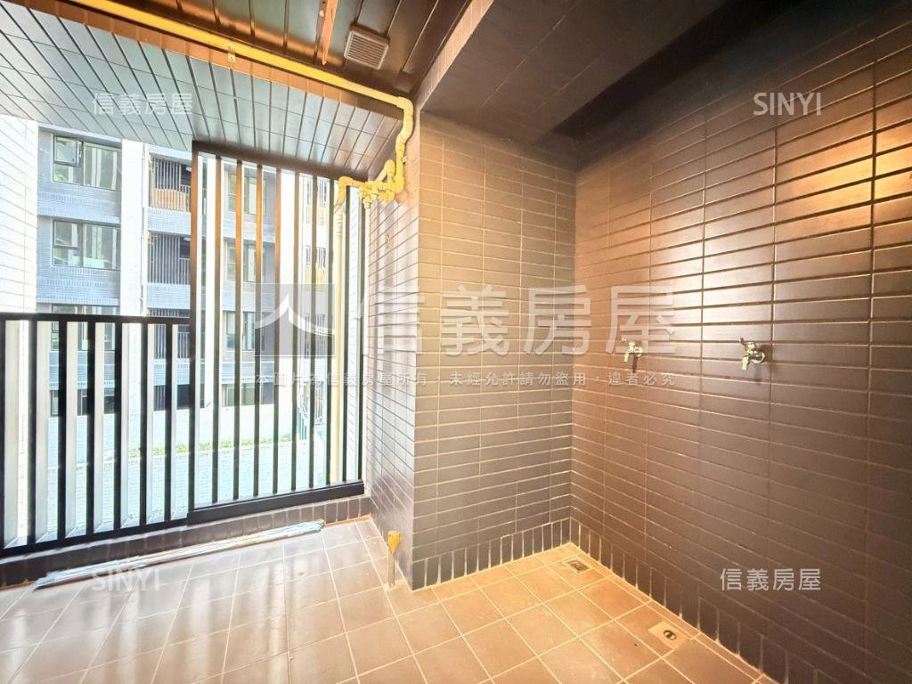 景安全新三房坡平車位房屋室內格局與周邊環境