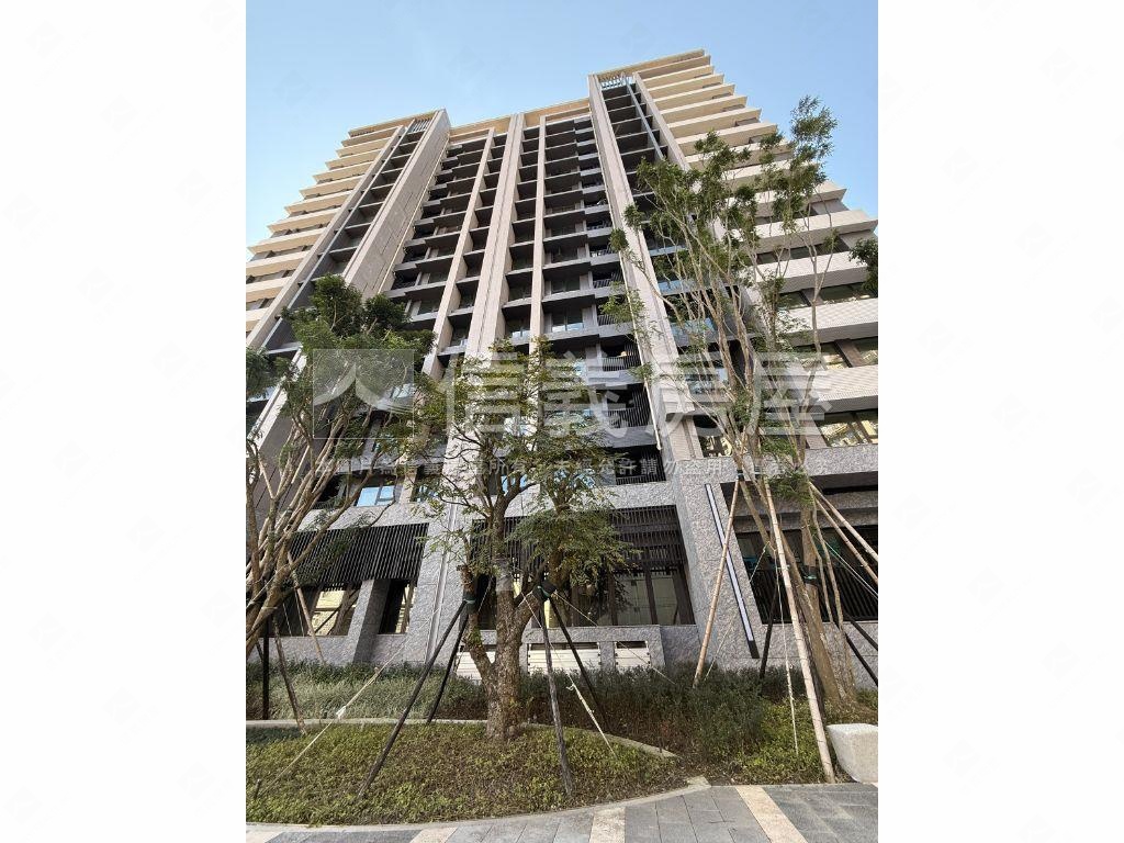 景安全新三房坡平車位房屋室內格局與周邊環境