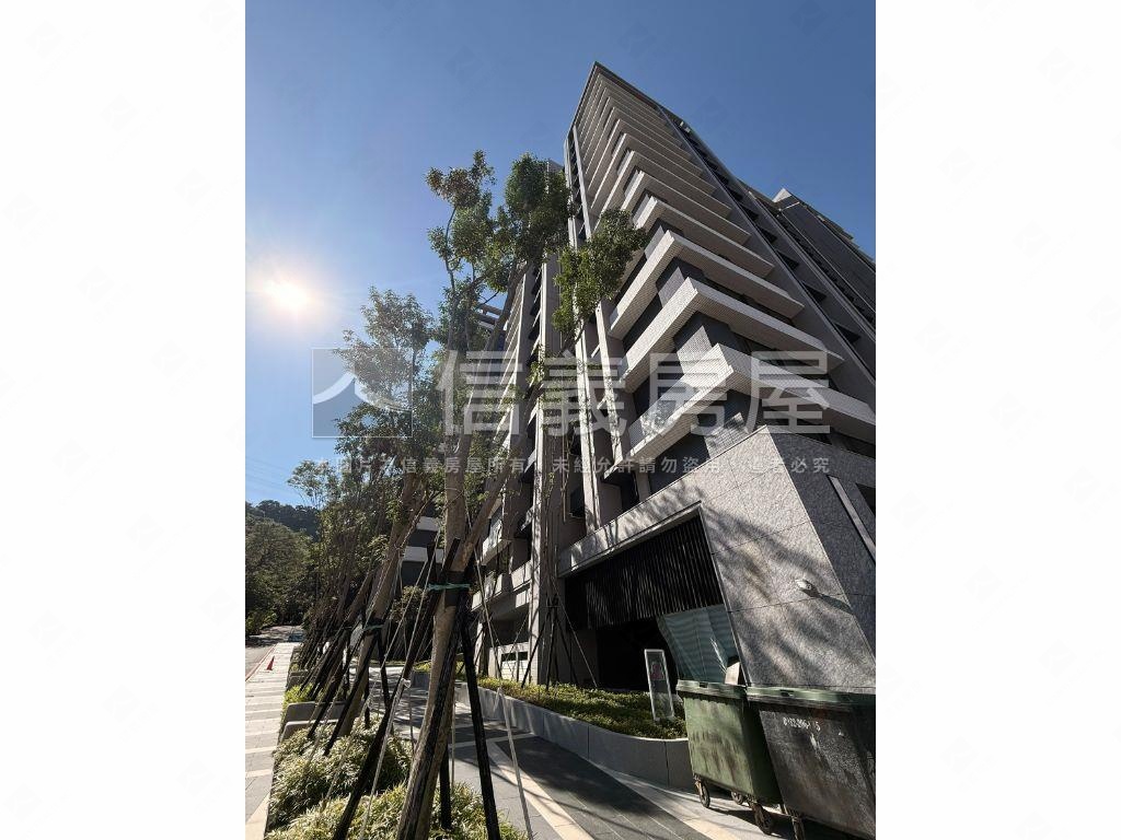 景安全新三房坡平車位房屋室內格局與周邊環境