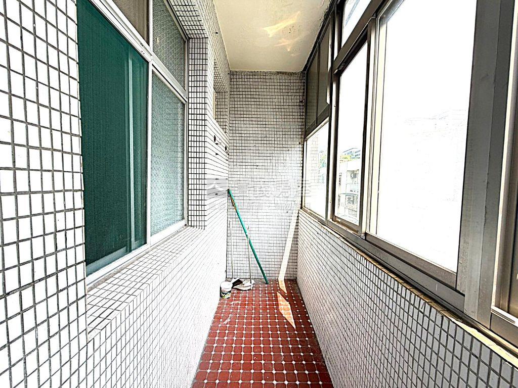 西湖捷運站三房公寓房屋室內格局與周邊環境