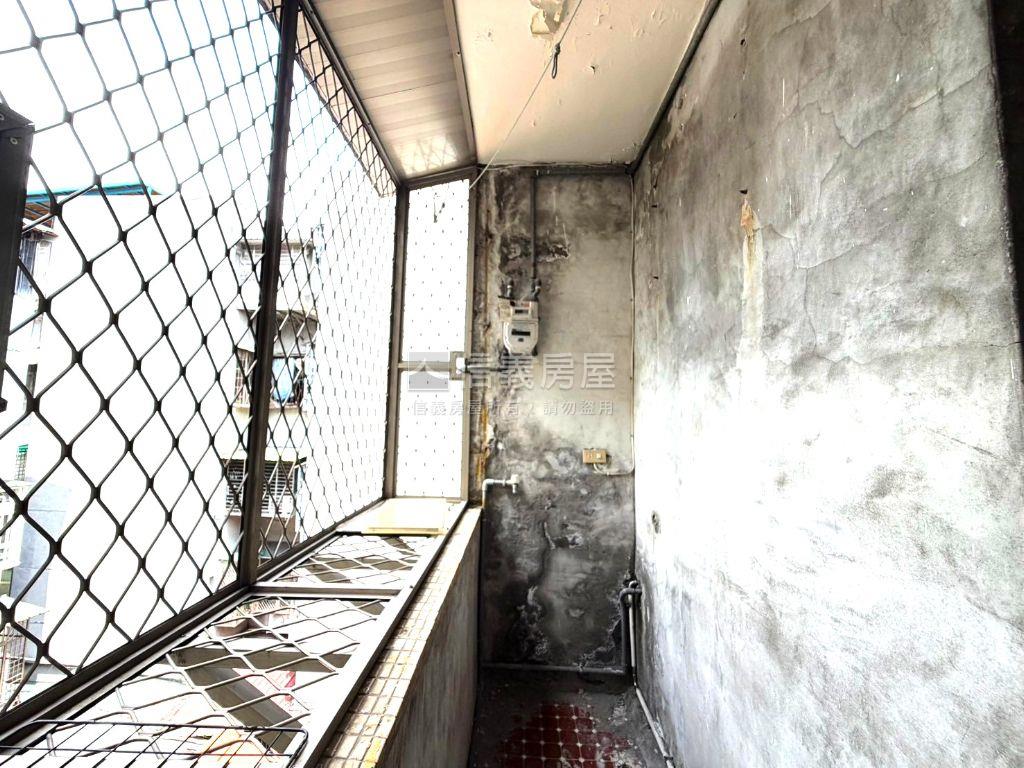 西湖捷運站三房公寓房屋室內格局與周邊環境