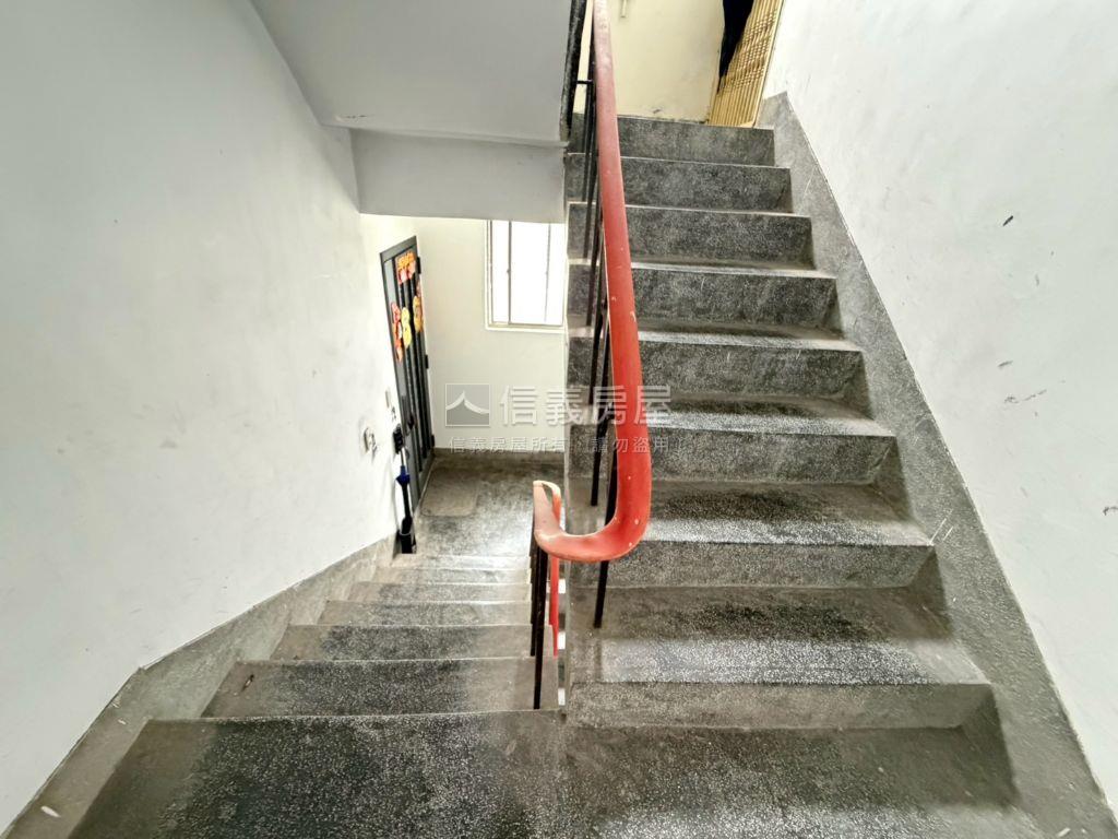 西湖捷運站三房公寓房屋室內格局與周邊環境