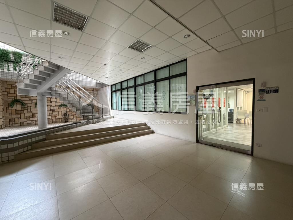 正臺灣大道辦公歡迎洽詢房屋室內格局與周邊環境