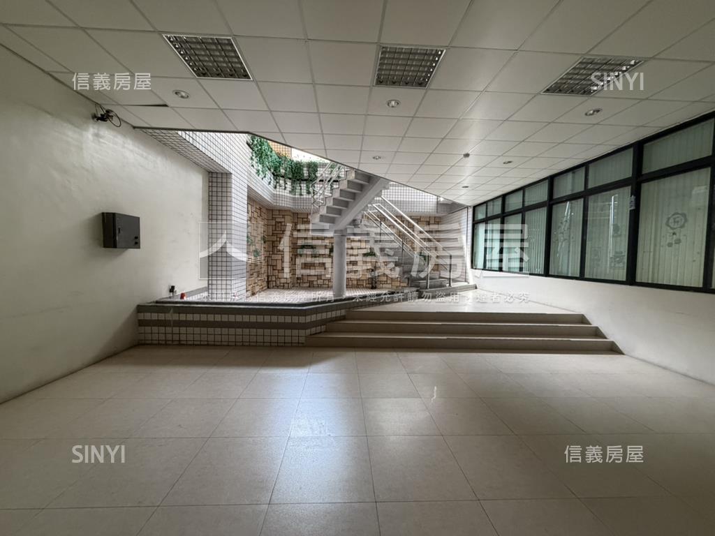 正臺灣大道辦公歡迎洽詢房屋室內格局與周邊環境