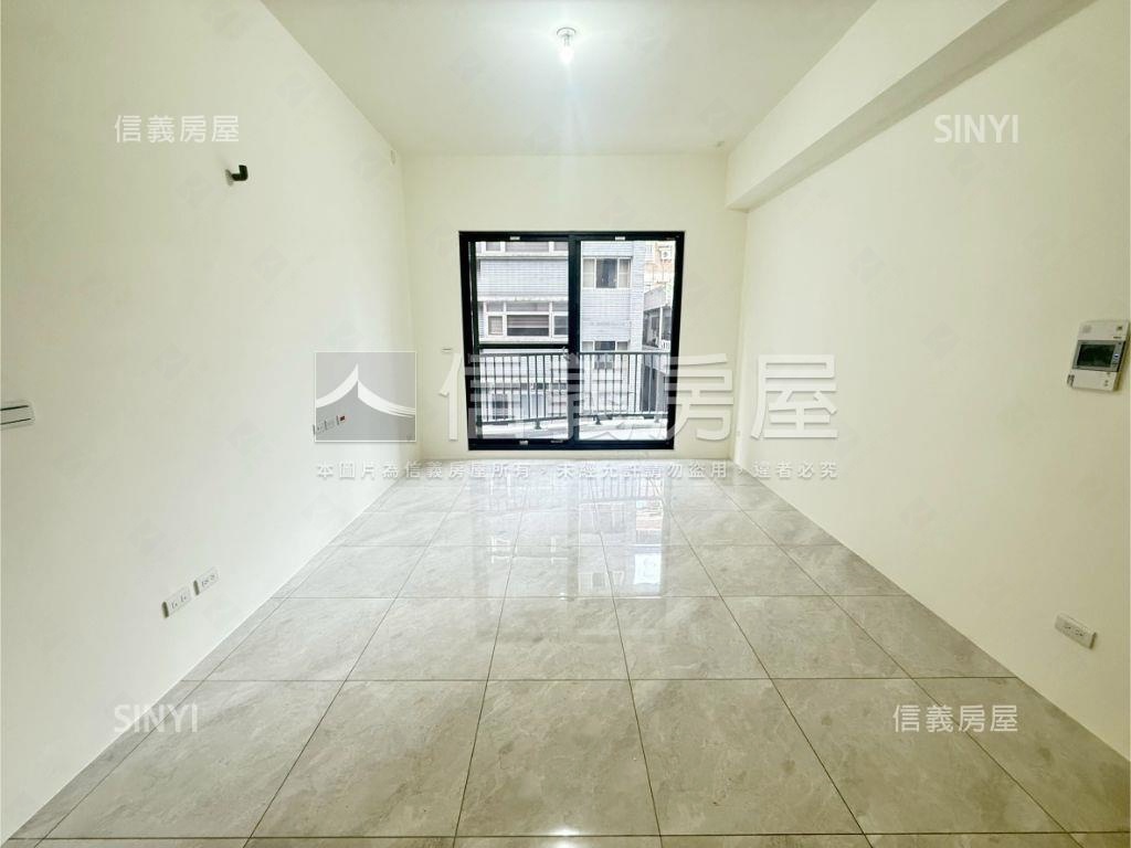 專任中央新村全新３房車位房屋室內格局與周邊環境