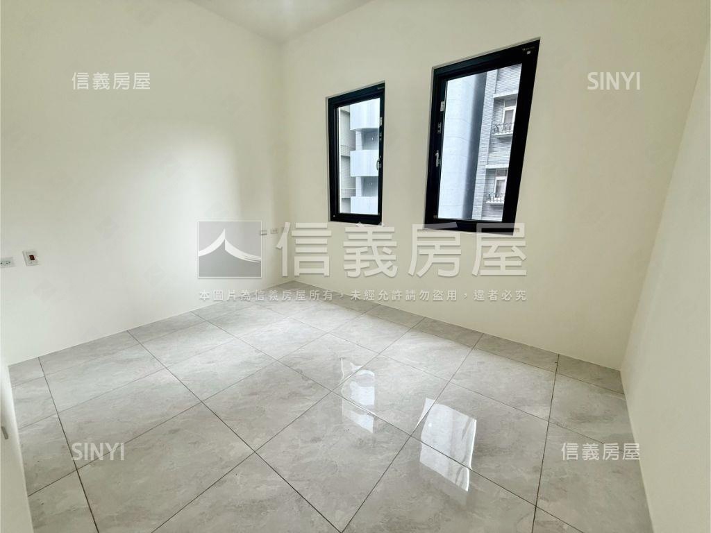 專任中央新村全新３房車位房屋室內格局與周邊環境