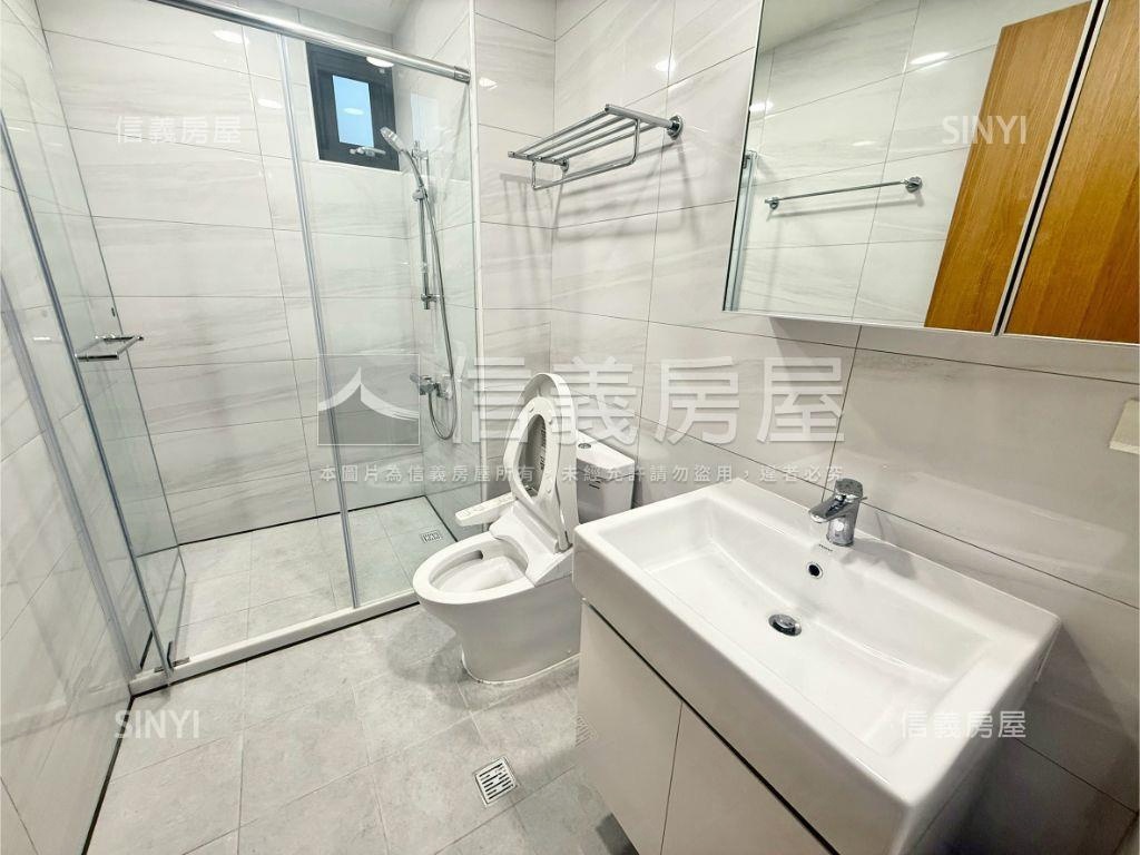 專任中央新村全新３房車位房屋室內格局與周邊環境