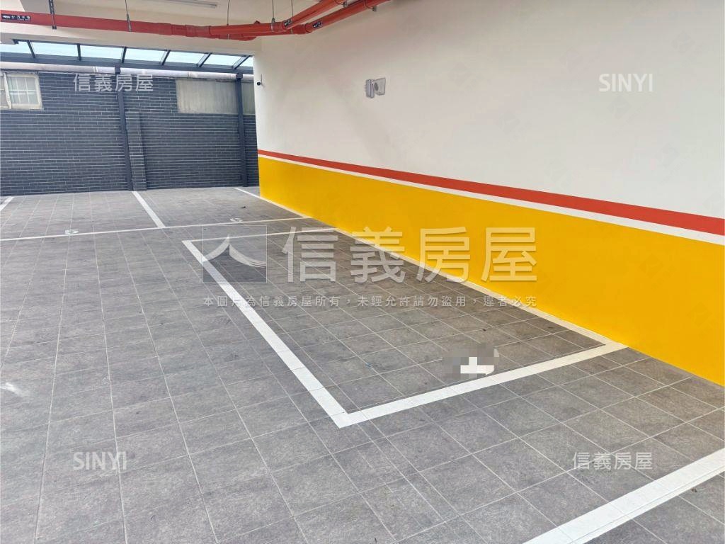 專任中央新村全新３房車位房屋室內格局與周邊環境