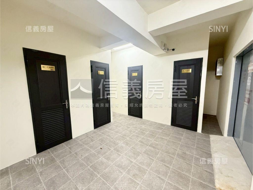 專任中央新村全新３房車位房屋室內格局與周邊環境