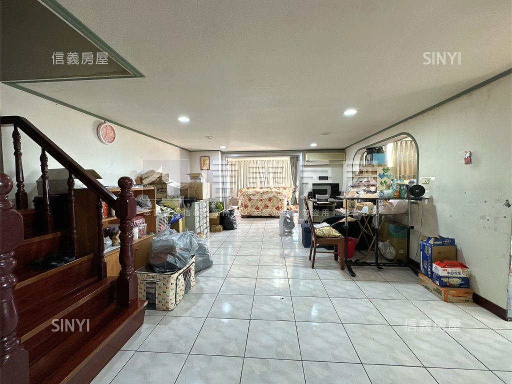 中興天廈稀有大空間車位房屋室內格局與周邊環境