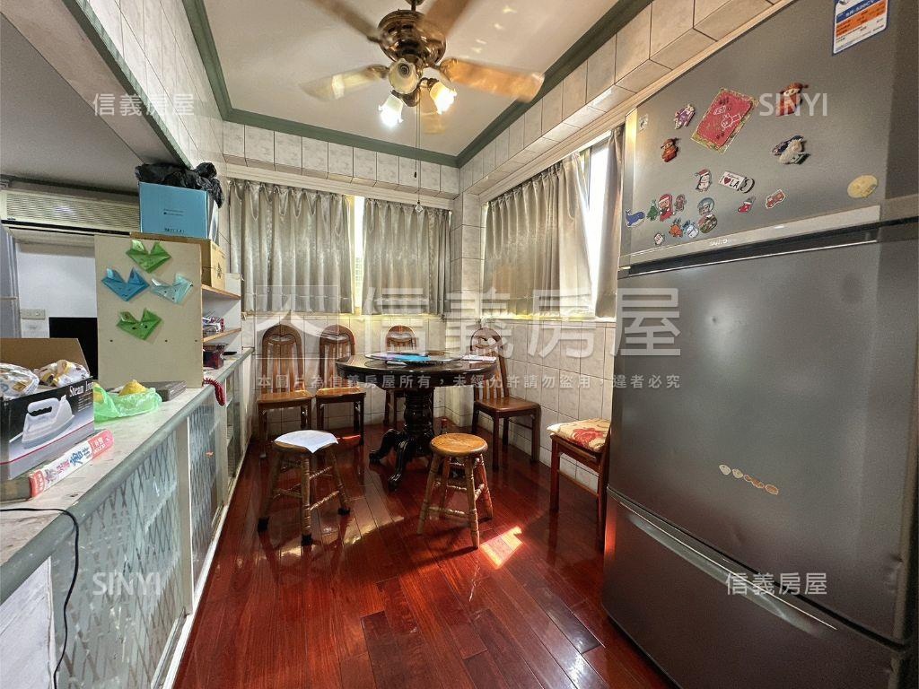 中興天廈稀有大空間車位房屋室內格局與周邊環境