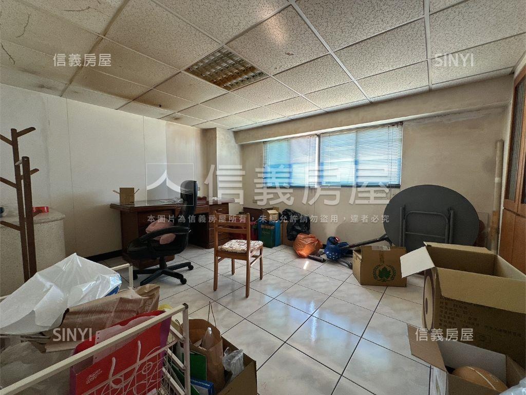 中興天廈稀有大空間車位房屋室內格局與周邊環境