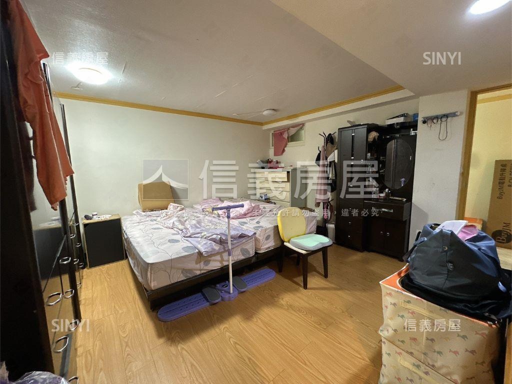 中興天廈稀有大空間車位房屋室內格局與周邊環境