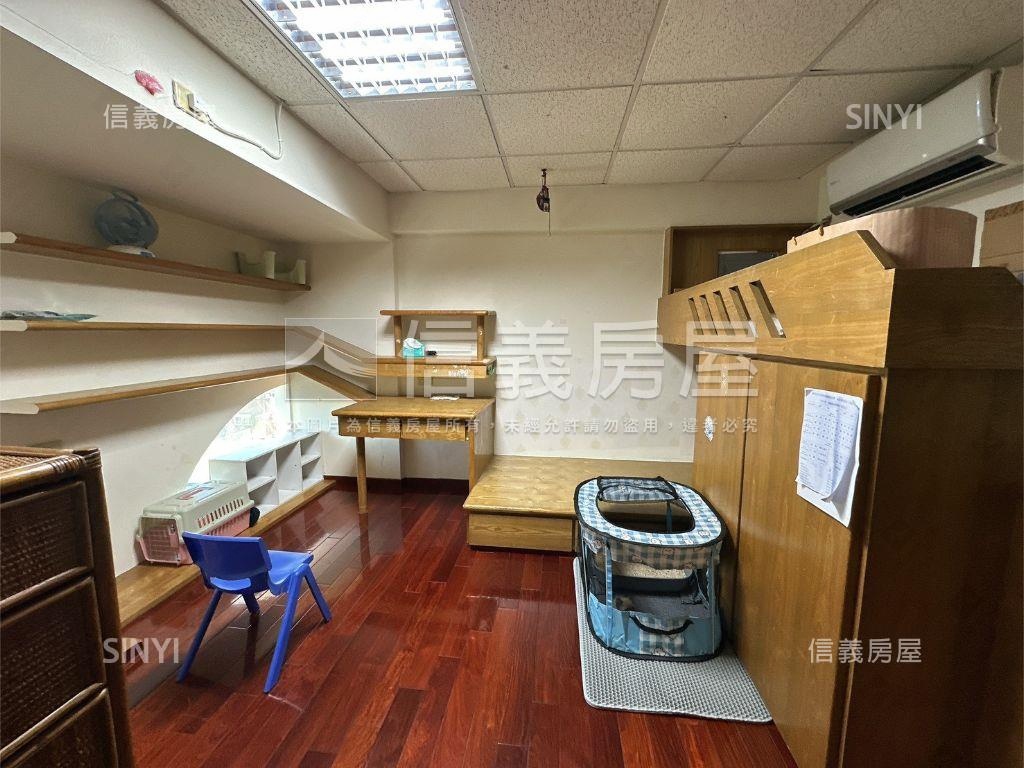 中興天廈稀有大空間車位房屋室內格局與周邊環境