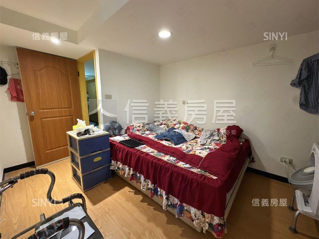 中興天廈稀有大空間車位房屋室內格局與周邊環境