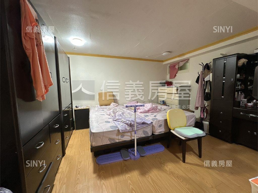 中興天廈稀有大空間車位房屋室內格局與周邊環境