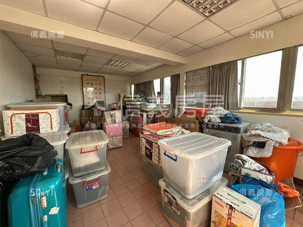 中興天廈稀有大空間車位房屋室內格局與周邊環境