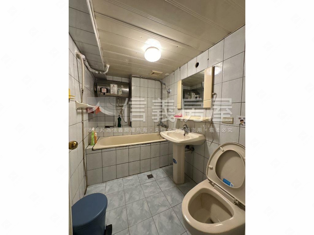 中興天廈稀有大空間車位房屋室內格局與周邊環境