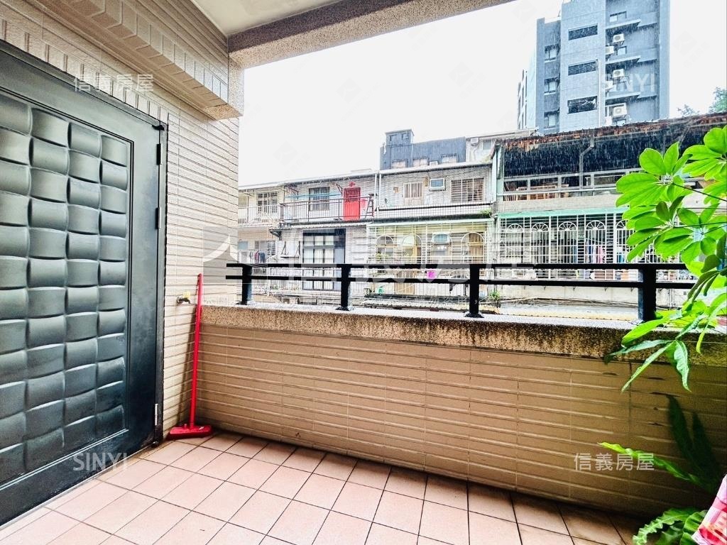 圓山花博三面採光華廈房屋室內格局與周邊環境