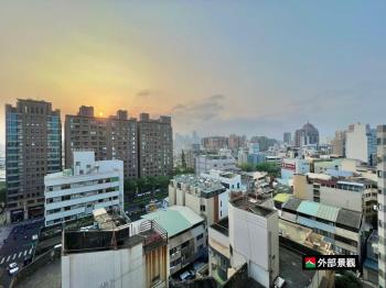 勤美商圈西區河畔四房