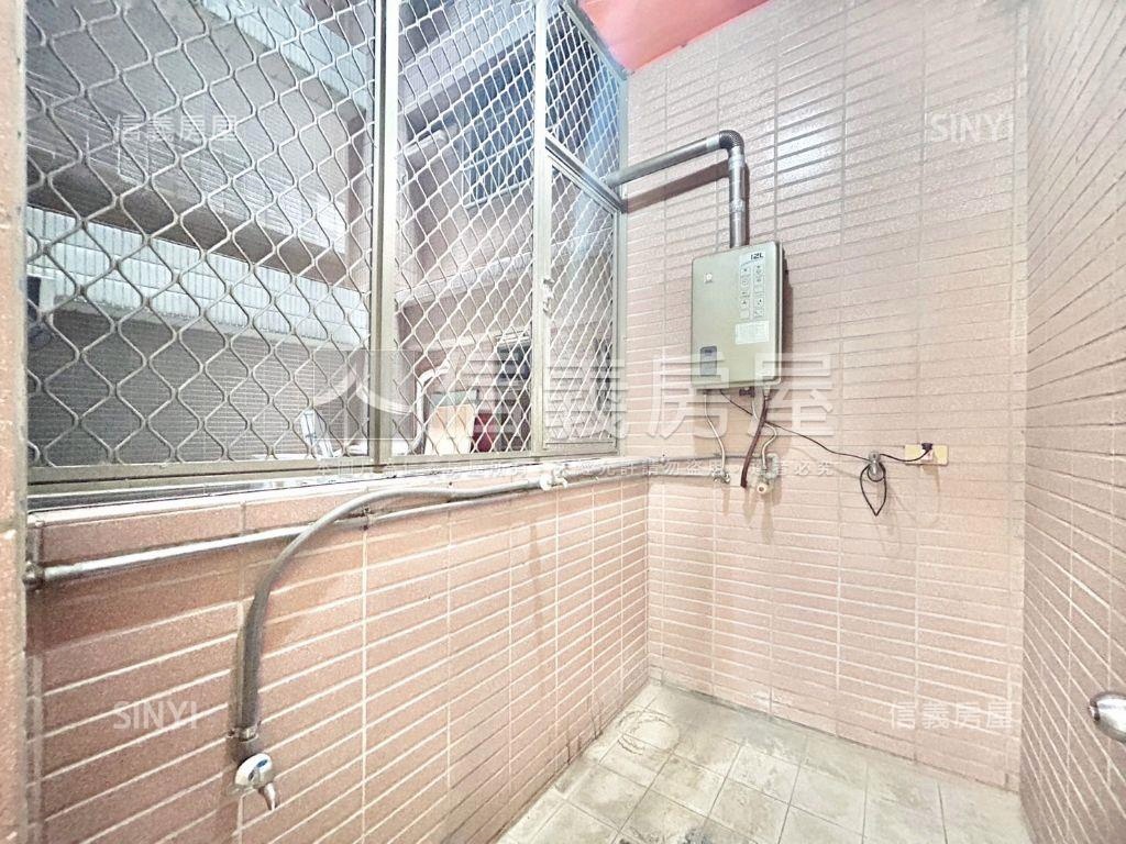竹北縣政府附近電梯大兩房房屋室內格局與周邊環境